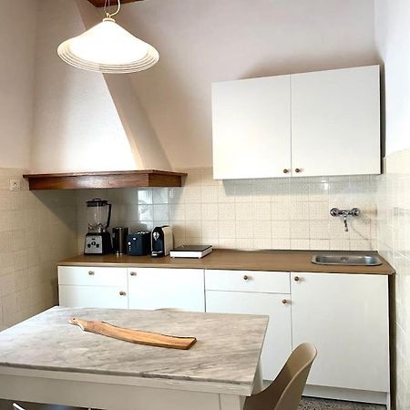 Historic Downtown Home By The Sea With King Bed モンテロッソ・アル・マーレ エクステリア 写真