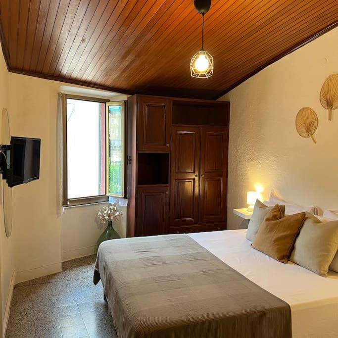 Historic Downtown Home By The Sea With King Bed モンテロッソ・アル・マーレ エクステリア 写真
